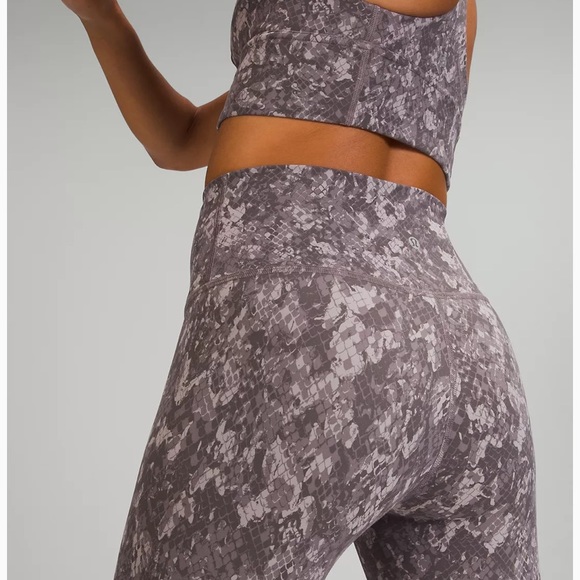 Lululemon invigorate hr tight 25” - Picture 7 of 8